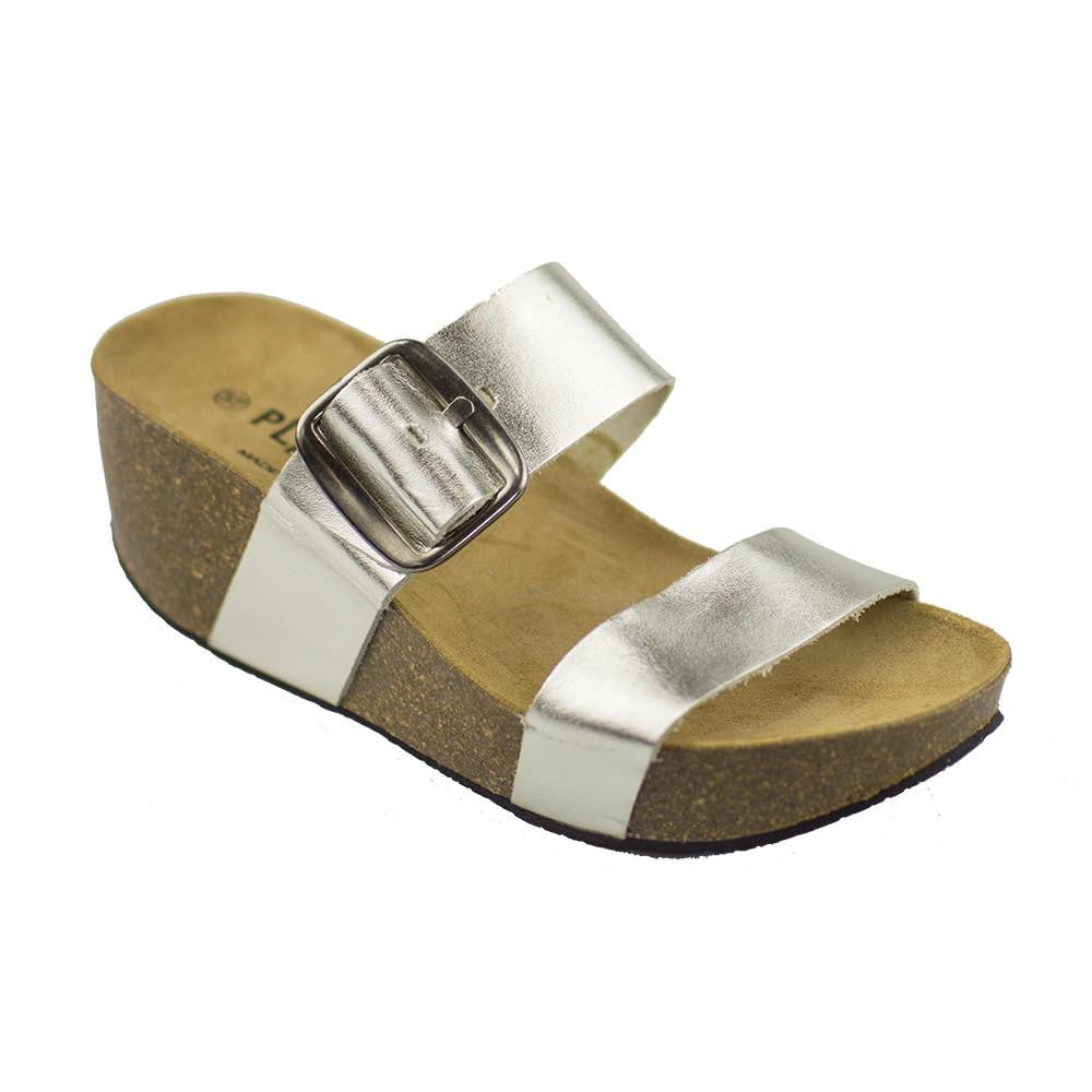 Step into sustainable elegance with Plakton's 273004 Gold Wedge Sandals. Crafted with natural materials and memory cushion technology, these sandals offer style, comfort, and eco-consciousness in every step. Elevate your look with ethical fashion today!