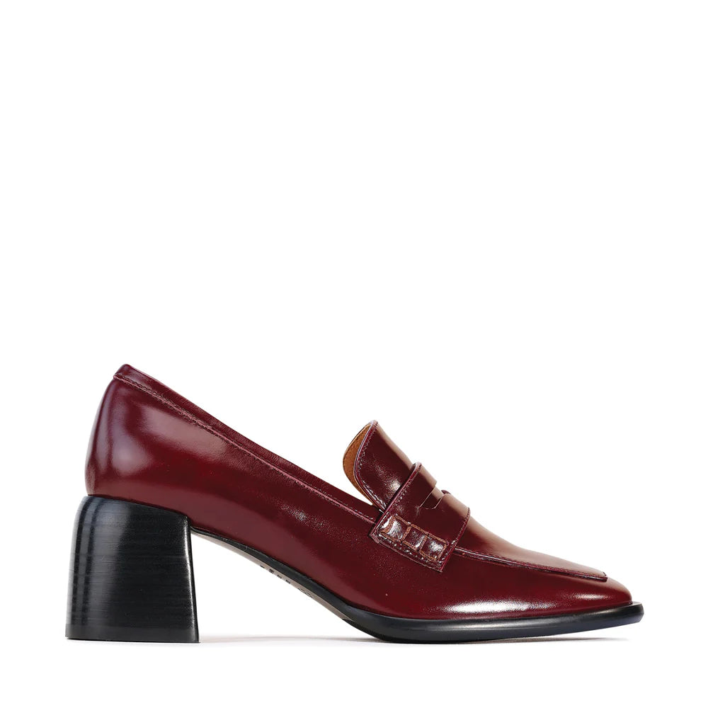 Eos Chance Wine Loafer