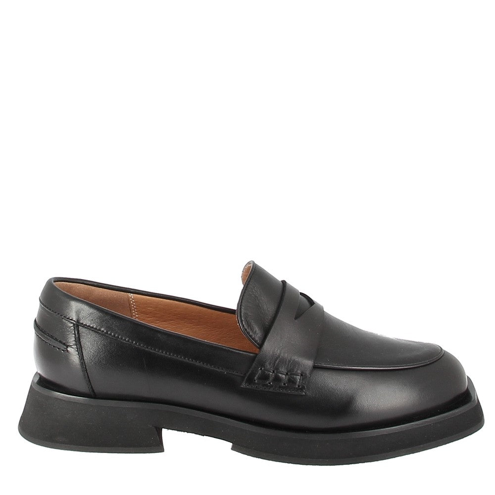 Eos Astrid Black Loafer
