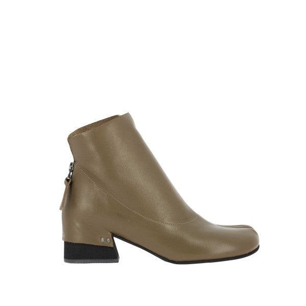 Yuko Imanishi 737038-1 Grey Leather Tabi Ankle Boots