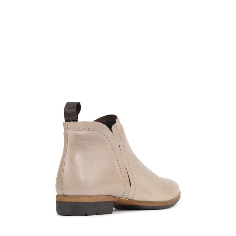 Eos Gaid Taupe Flat Leather Ankle Boot